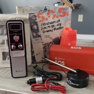 1980's Cobra SOS 40 Channel Emergency 2-Way Radio